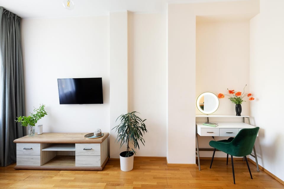 One bedroom Sunny Tallinn Street Apartment With Parking Apartment in Riga