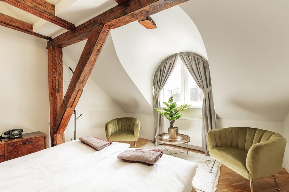 Bed, Photo of the whole room, Bedroom, cot, towels