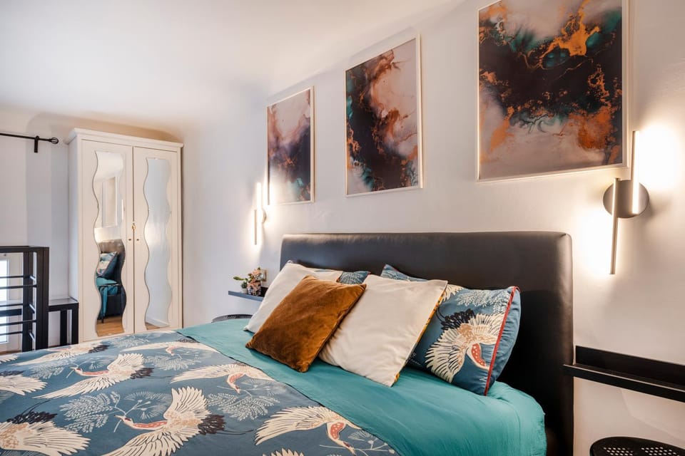Bed, Photo of the whole room, Bedroom