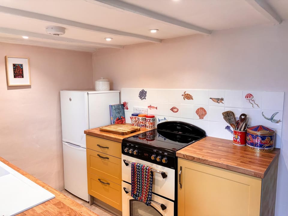 April Cottage House in Tintagel