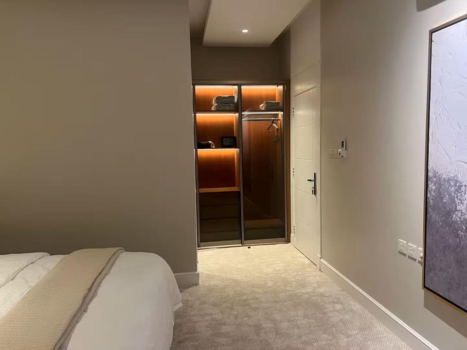 Bed, Photo of the whole room, Bedroom, wardrobe