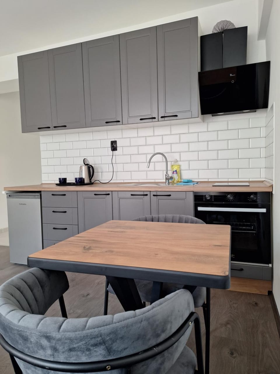 Kitchen or kitchenette, Dining area, pet friendly