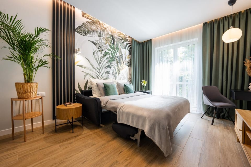 Bed, Living room, Photo of the whole room, Seating area, Bedroom