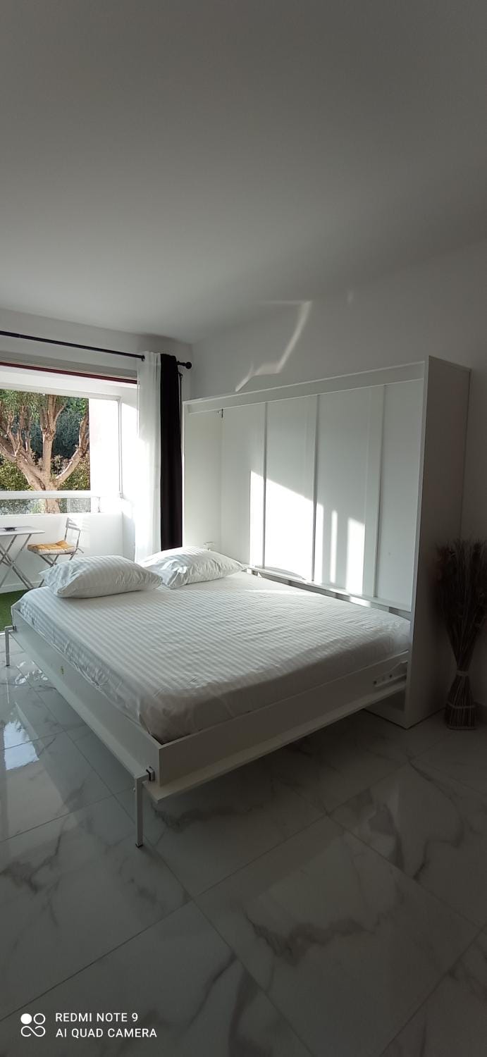 Bed, Photo of the whole room