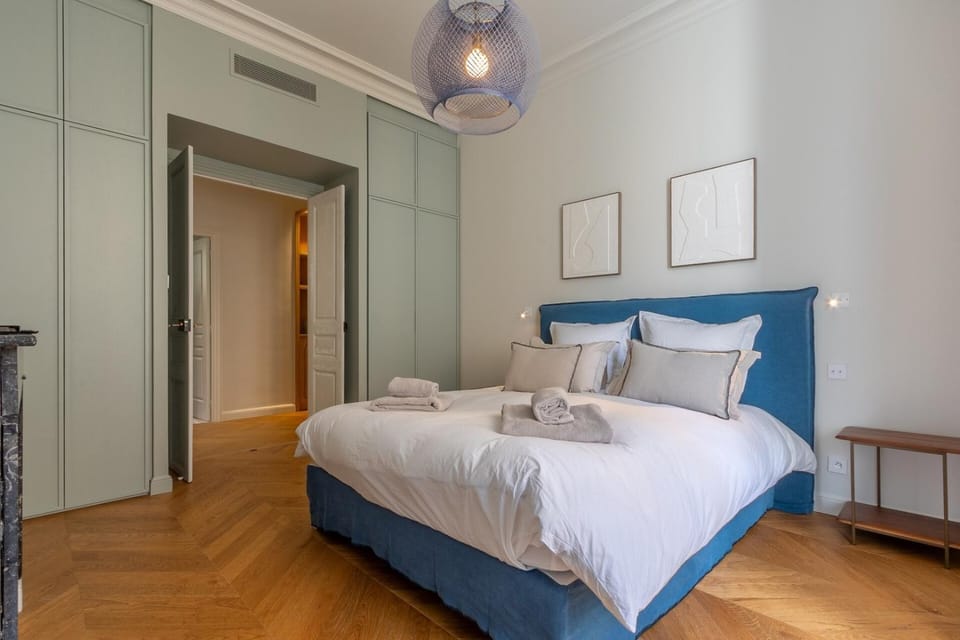 Bed, Bedroom