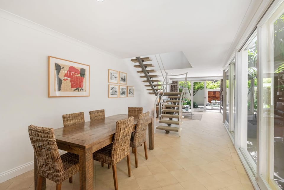 2BR Terrace on Leafy Tree-Lined Street Apartment in Sydney