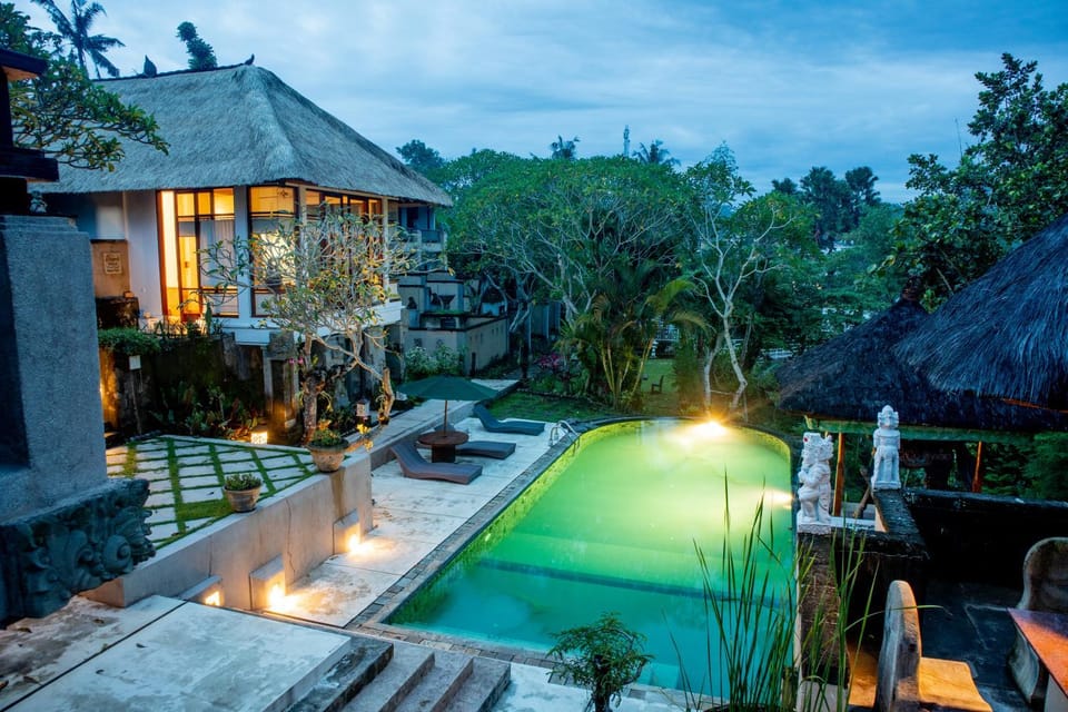 Property building, Garden, Garden view, Pool view, Swimming pool