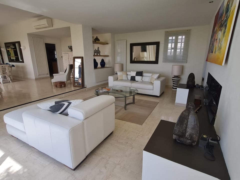 Villa 5 pièces avec piscine et vue mer à Grimaud - FR-1-780-79 House in Grimaud