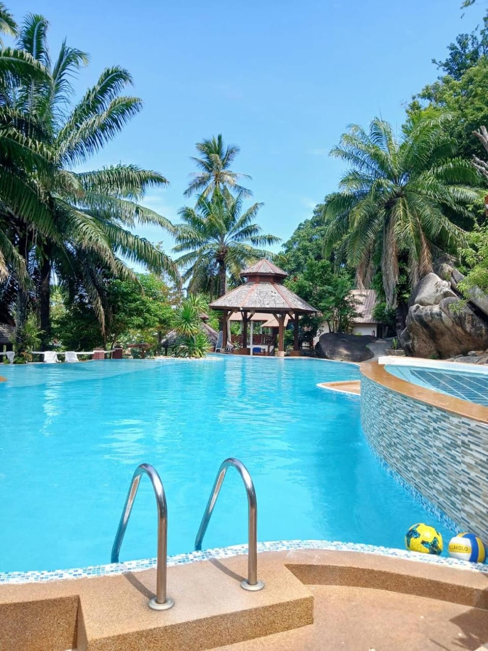 Swimming pool