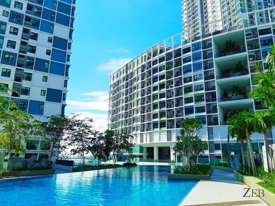 i-City CASA TROPIS- Wifi, Netflix, Parking, 7pax Apartment in Selangor, Malaysia