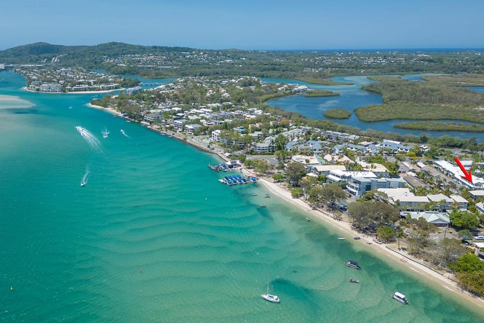 Nearby landmark, Natural landscape, Bird's eye view
