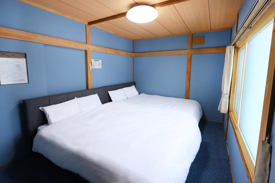 Bed, Bedroom, heating