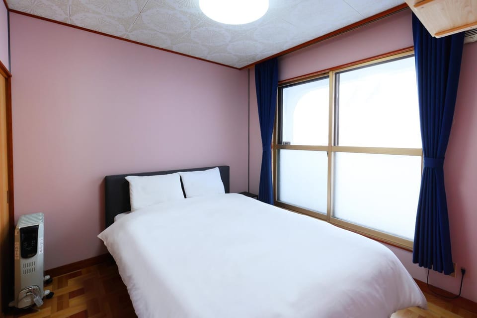 Bed, Bedroom, heating