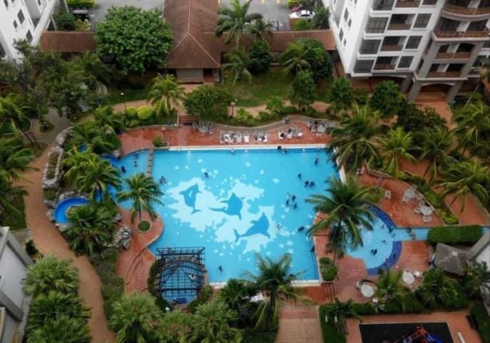 Swimming pool