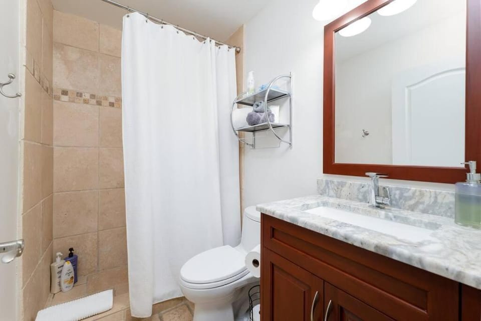 Be A Nomad - 1 blk to beach - Stylish studio Apartment in Jacksonville Beach