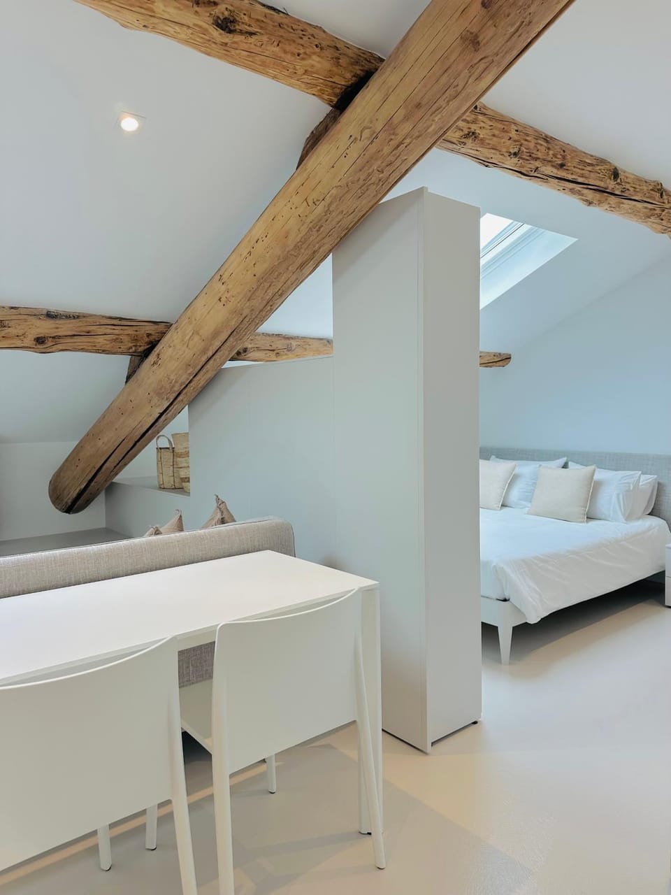 Bed, Photo of the whole room, Dining area, Lunch, Lunch