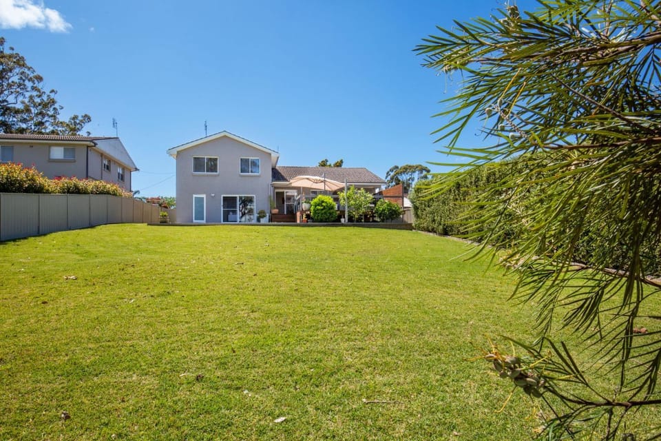 Salty Mermaid by Experience Jervis Bay House in Vincentia