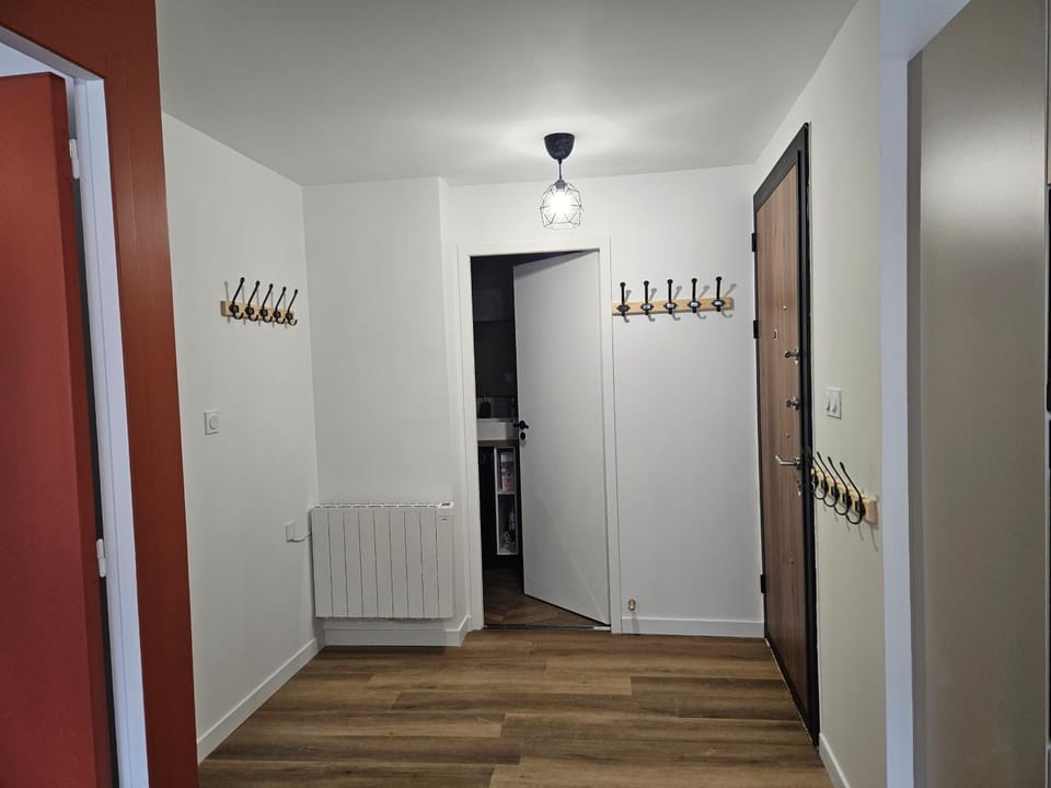 Appartements 4, 5 et 10 personnes rénovés en centre-ville Apartment in Auvergne-Rhône-Alpes