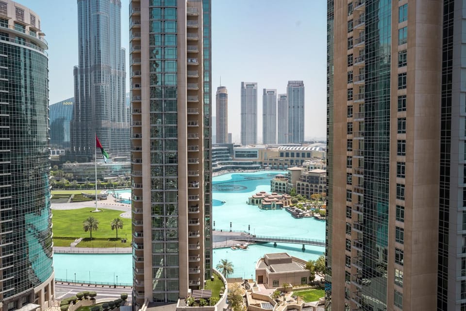 View (from property/room), City view, Lake view, Landmark view