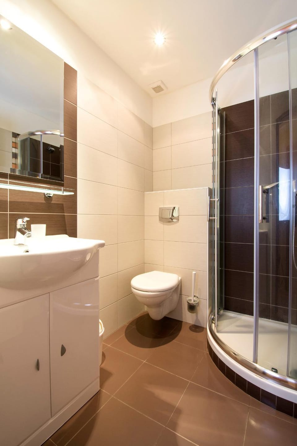 Shower, Toilet