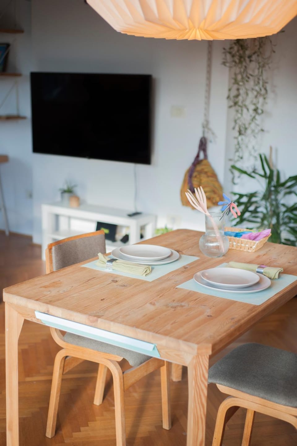 TV and multimedia, Food and drinks, Dining area, Evening entertainment, Food