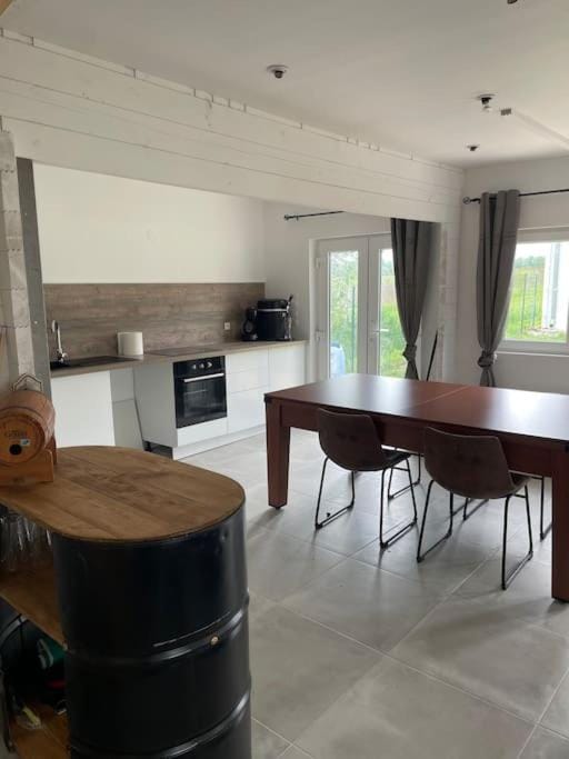 Chalet 6-8 personnes avec jeux et jaccuzi - Nahleo Chalet House in Jura
