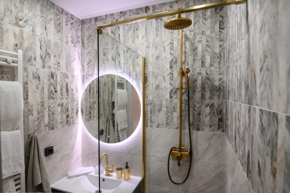 Shower, Bathroom