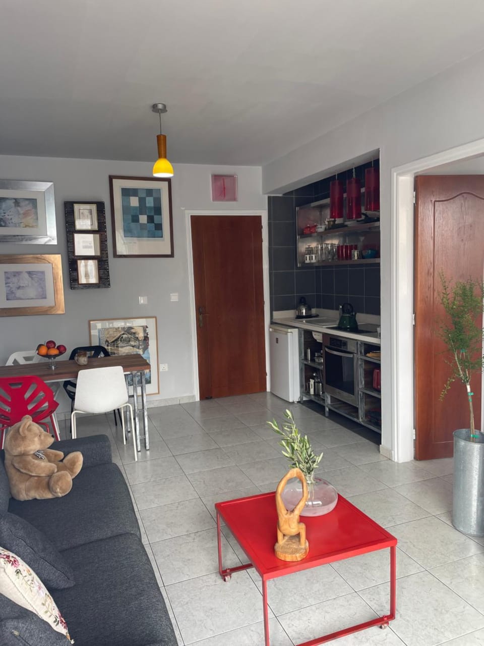 Vans 24~400 Meters to Beach Apartment in Paphos