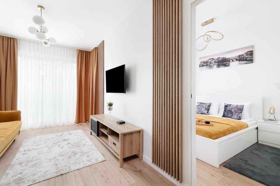 EASY RENT- North, Free Parking, 24h Check-in Apartment in Poland