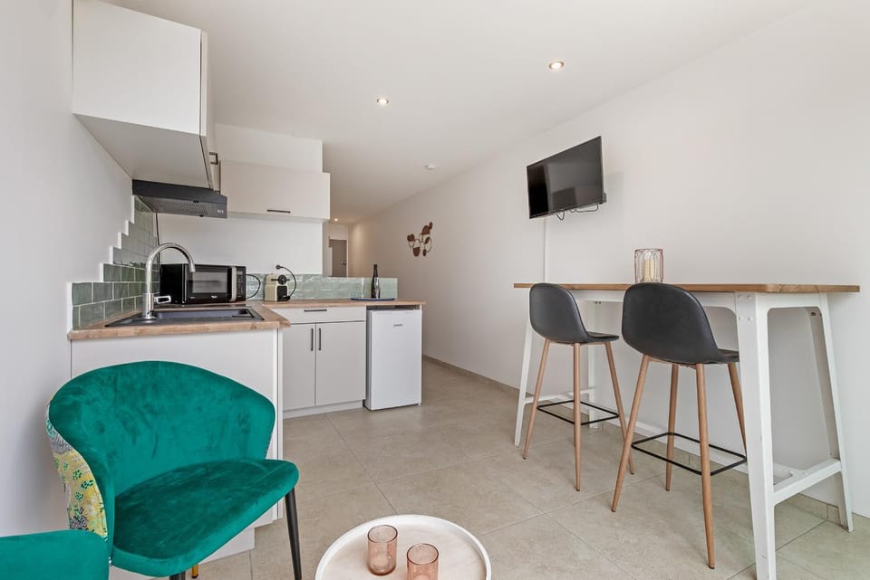 TV and multimedia, Kitchen or kitchenette, Living room, Dining area, pet friendly, stove