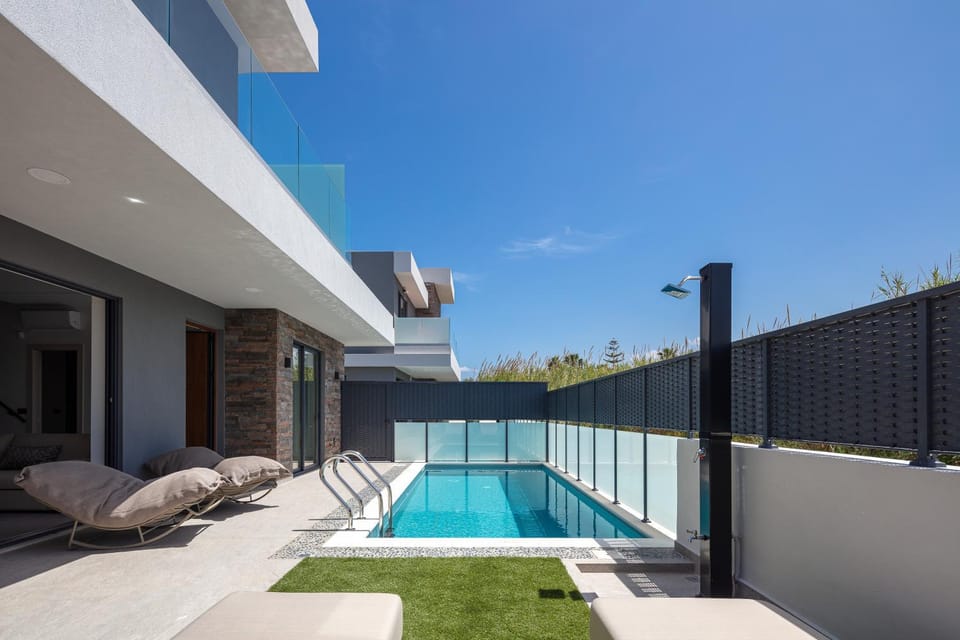 Day, View (from property/room), Balcony/Terrace, Pool view, Swimming pool, sunbed