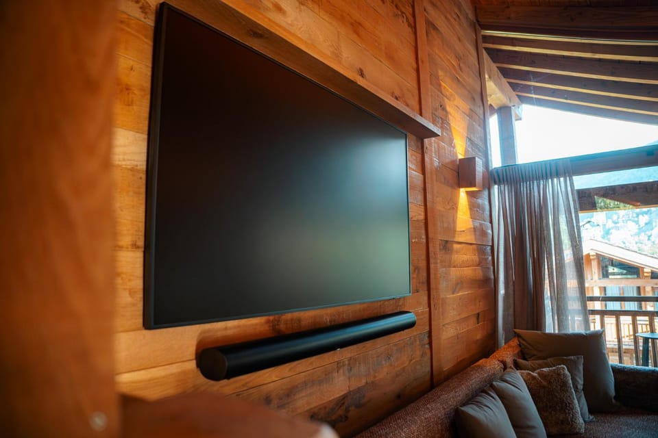 Communal lounge/ TV room