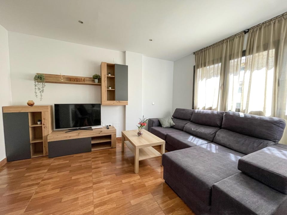 Communal lounge/ TV room, TV and multimedia, Living room, Seating area