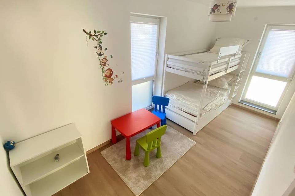 Bed, Photo of the whole room, Bedroom, bunk bed