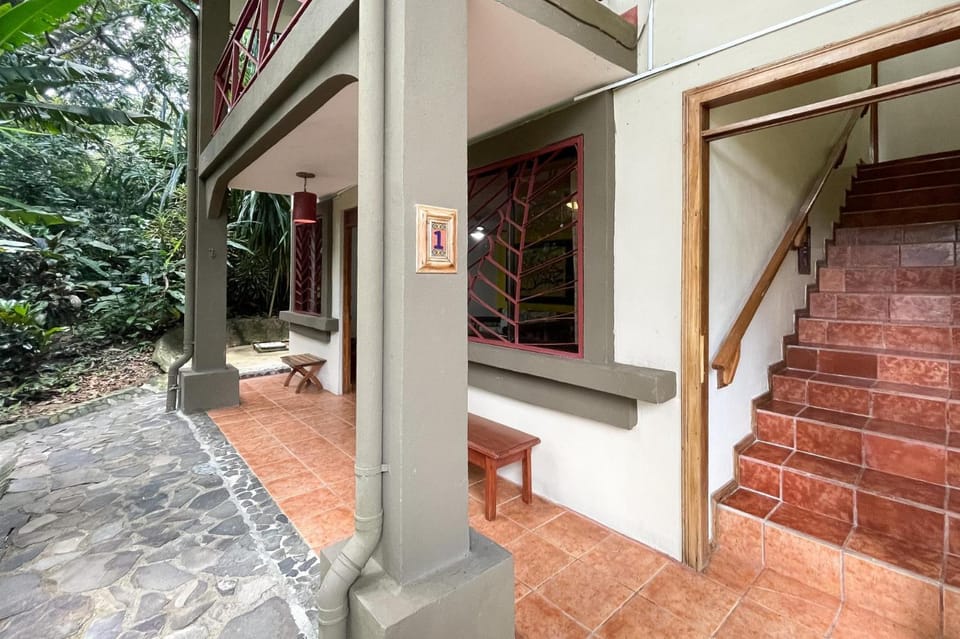 2BR Eco Condo 1 AC 5MINS to Medical Center Apartment in Quepos