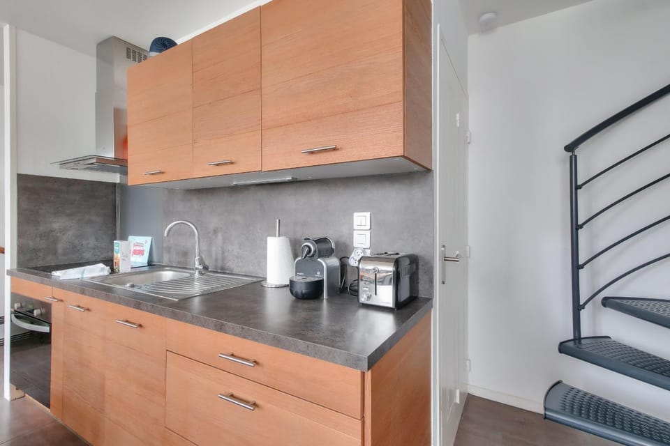Kitchen or kitchenette
