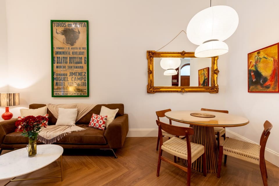 Living room, Dining area