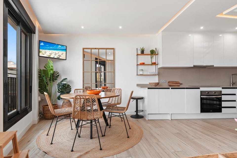 Kitchen or kitchenette, Other, Dining area
