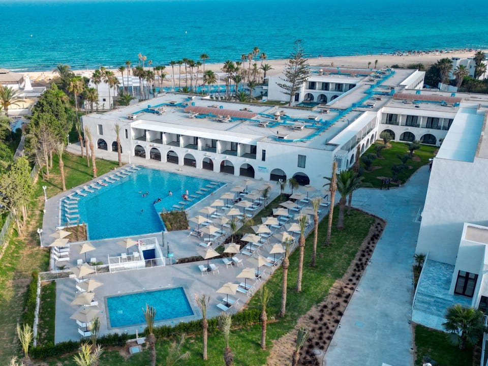 Property building, Bird's eye view, Sea view, Swimming pool