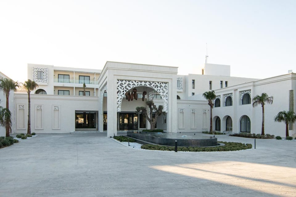 Facade/entrance
