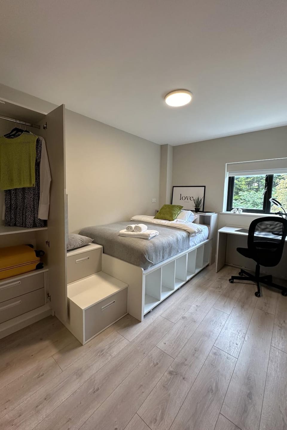 Canvas Cúirt na Coiribe Galway Hostel in Galway