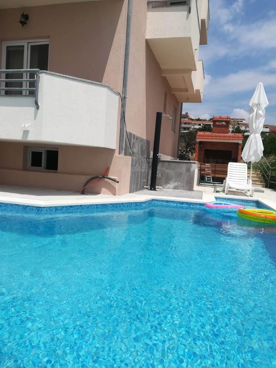 Apartments Lo - Sea view apartment with swimming pool Apartment in Split
