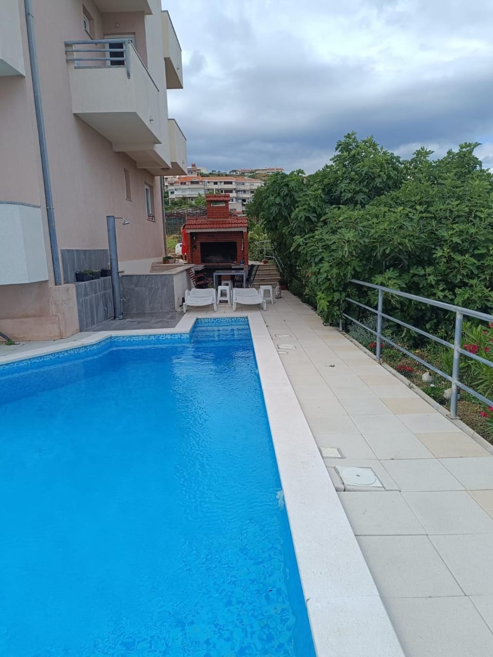 Apartments Lo - Sea view apartment with swimming pool Apartment in Split
