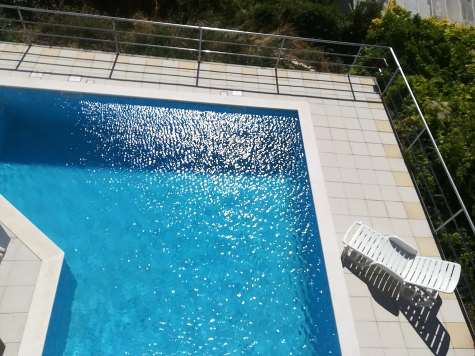 Apartments Lo - Sea view apartment with swimming pool Apartment in Split