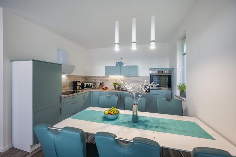Kitchen or kitchenette, kitchen
