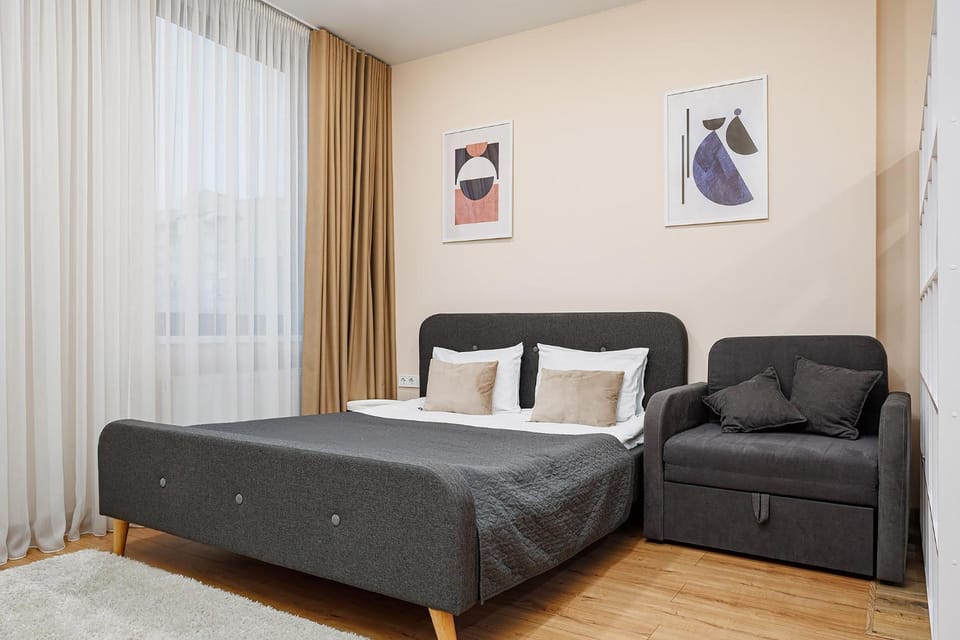 Photo of the whole room, Seating area, Bedroom