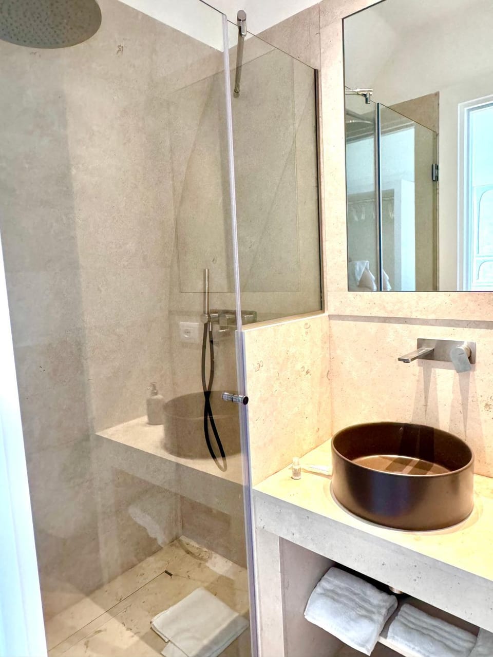 Shower, Bathroom, towels