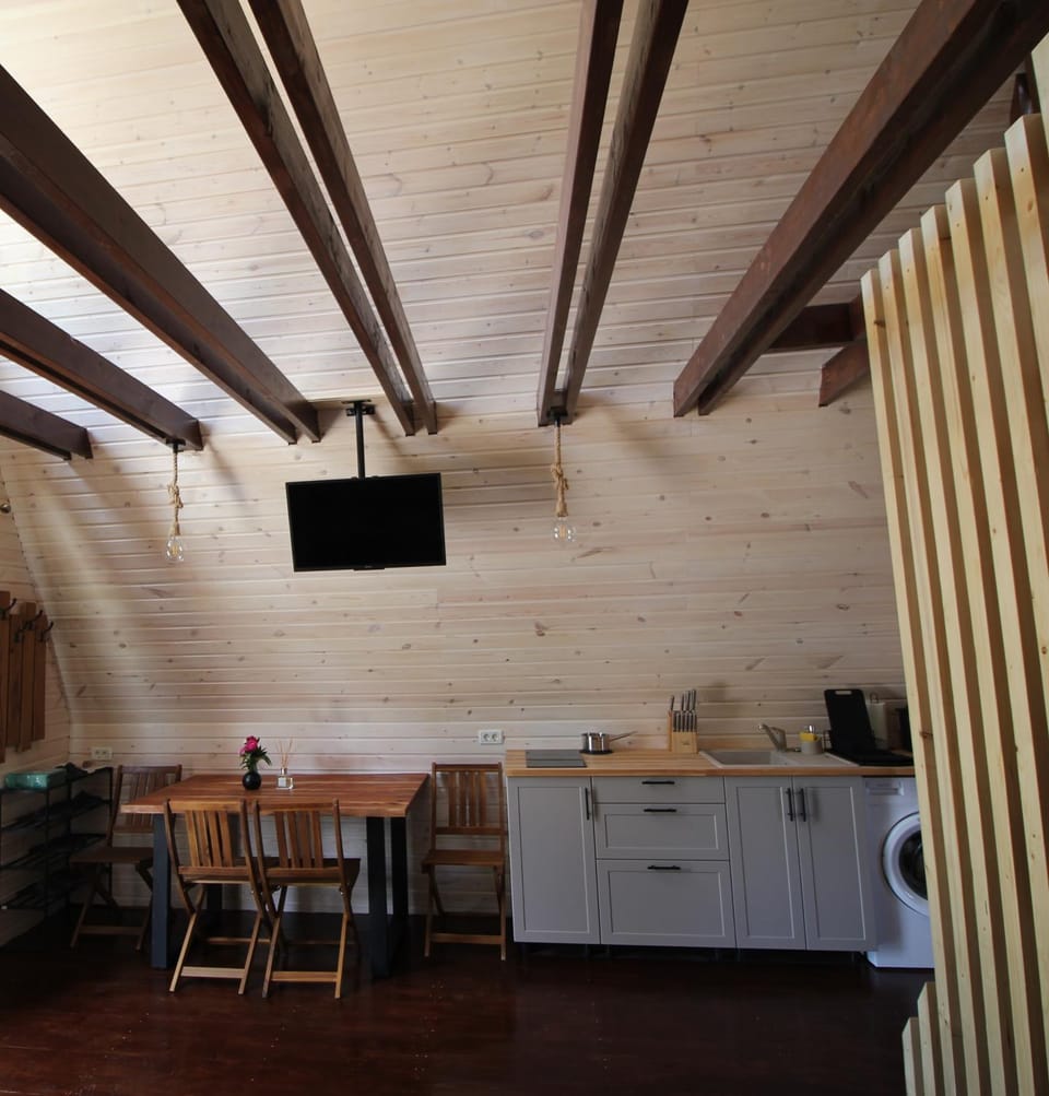 TV and multimedia, Kitchen or kitchenette, Dining area