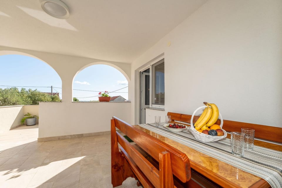 Patio, Day, Balcony/Terrace, Seating area, Dining area