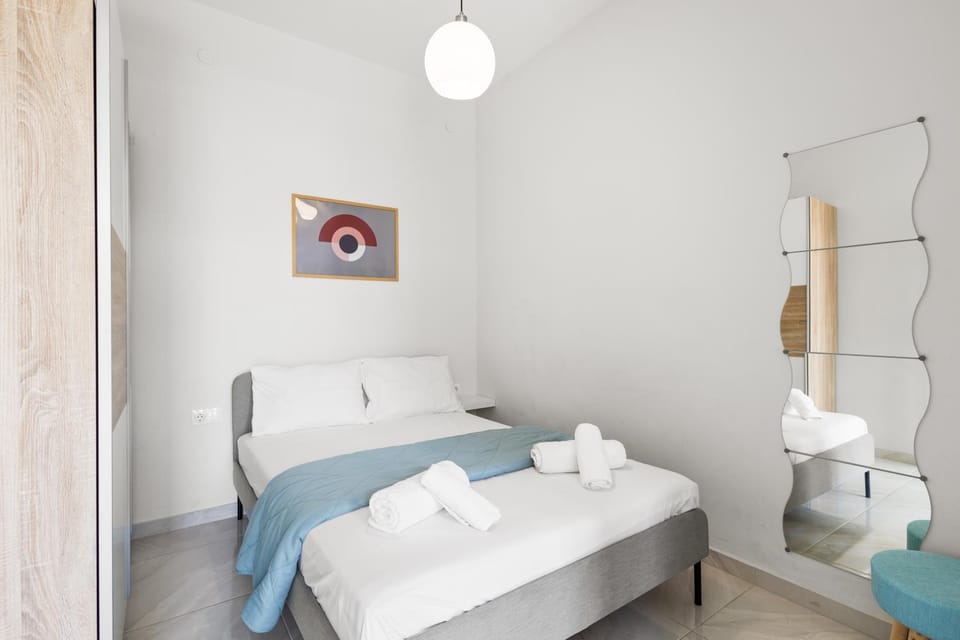 Bedroom, towels